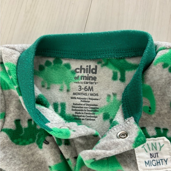 Carter’s Velour Onesies 3-6 months and 9 months used great condition - Picture 3 of 4